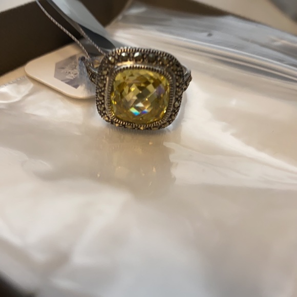 New CZ Canary size 9 ring - Picture 6 of 7